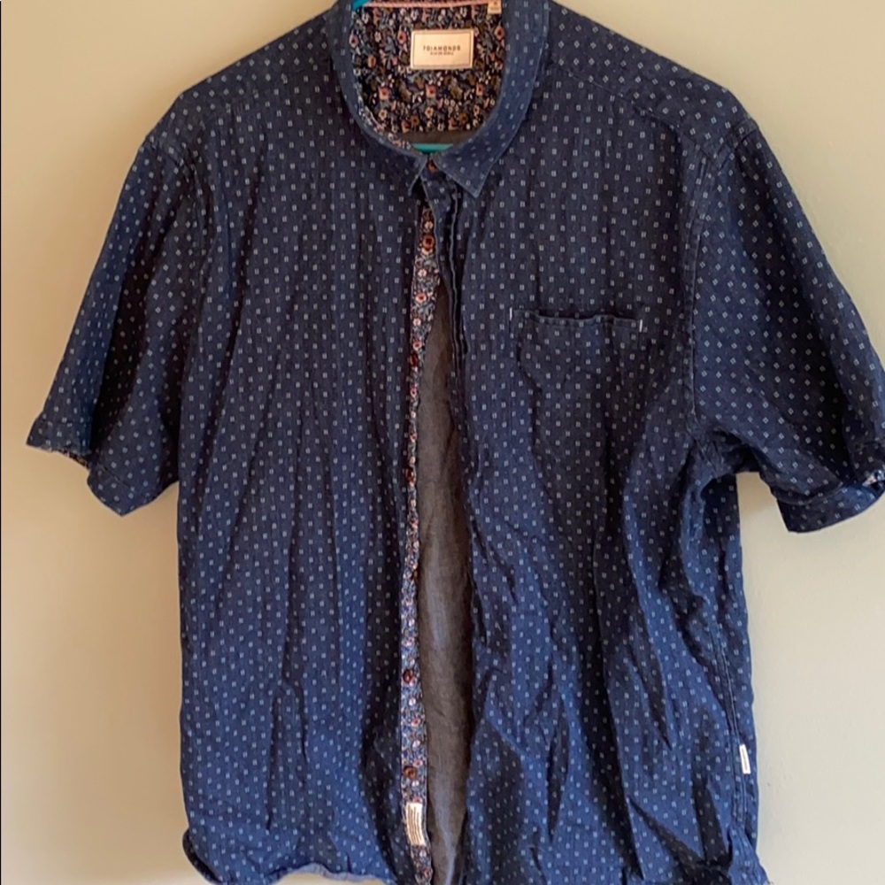 7 Diamonds Short Sleeve Button Up